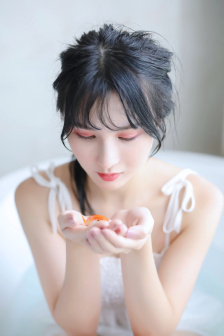 我和闺蜜拿黄瓜互慰